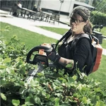 Kép 12/15 - A benzinüzemű gépekhez képest alacsony az összsúlya azáltal, hogy kevesebb összetevőből áll és nagyon könnyű elektromotor hajtja.