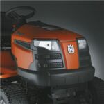 Kép 12/24 - Fényszórók segítségével a traktor jobban láthatóvá válik és lehetővé teszi a munkavégzést sötétben is.