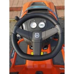Kép 6/36 - Husqvarna TS343 oldalkidobós fűnyíró traktor