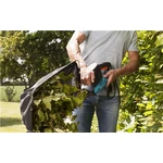 Kép 3/3 - Az erős gyűjtőzsákot használhatjuk a különböző hosszúságú késekkel felszerelt sövénynyírókhoz. Szerszám használata nélkül, egyszerűen felakasztható a pengére.