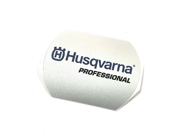 Husqvarna matrica indítófedélre 545RX / 545RXT / 555RXT / 545FR / 545FX / 555FXT típusokhoz Husqvarna matrica indítófedélre 545RX / 545RXT / 555RXT / 545FR / 545FX / 555FXT típusokhoz